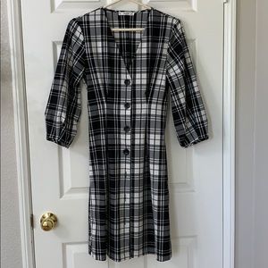 Black and White Plaid Dress w/ Puffy Sleeves